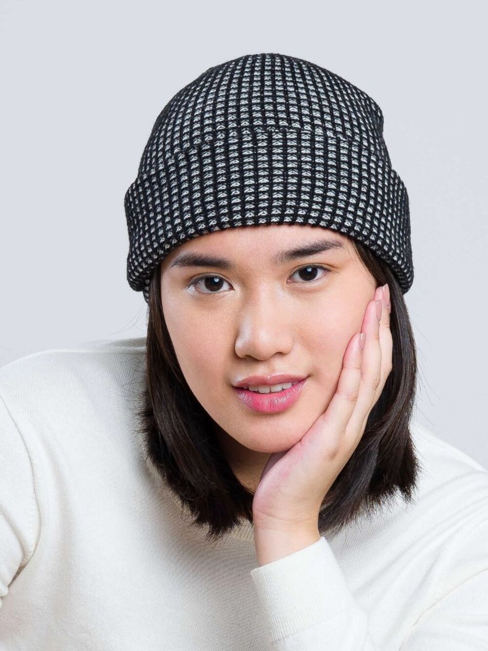 Verloop Grid Knit Hat – Black and White